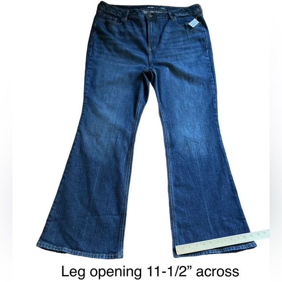 NWT Old Navy Extra High-Waisted Flare Leg Jeans. Color is called Anza. Size 20 - Picture 12 of 13
